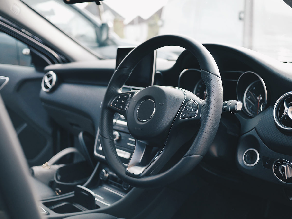 Intérieur d'un véhicule équipé pour le suivi GPS
